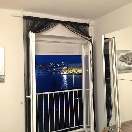 Royal View Apartment