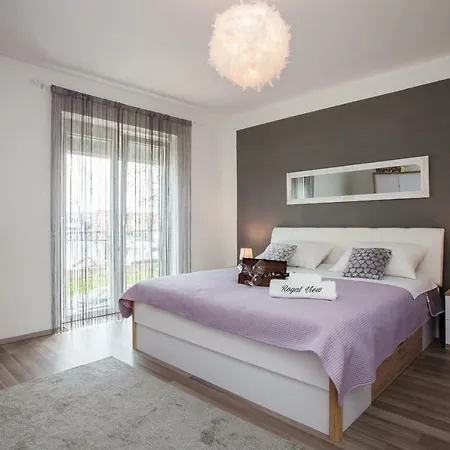 Apartament Royal View *